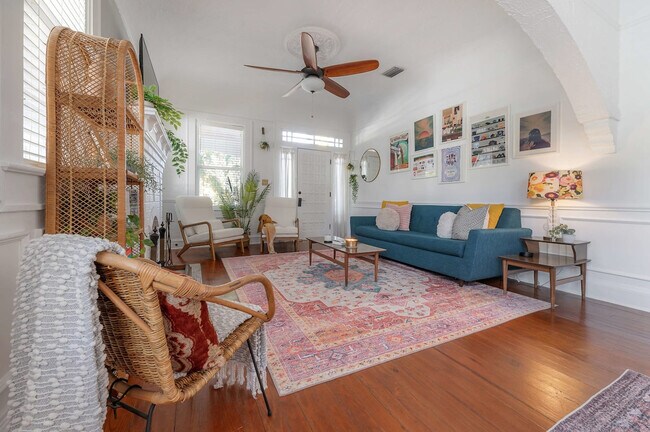 Building Photo - 1003 E 19th Ave