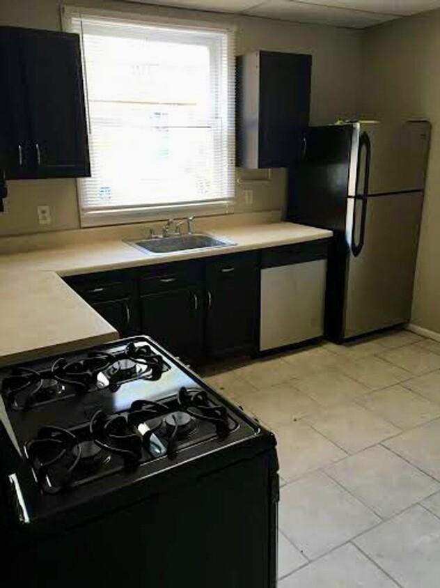 Foto principal - 5429 Potter St