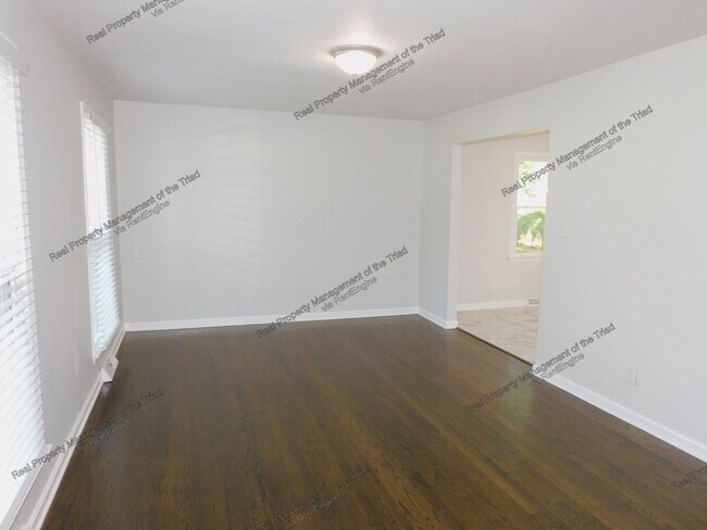 Foto del edificio - 2206 Dulaire Rd