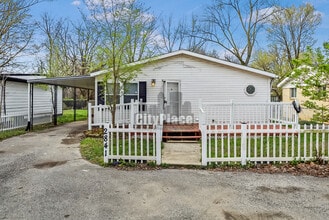 Building Photo - 2841 W Ray St