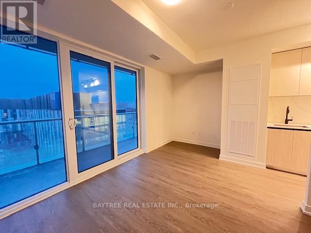 Building Photo - 425 Front St E