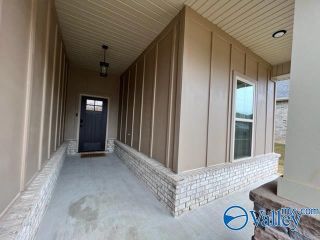 Building Photo - 136 Gardencove Cir