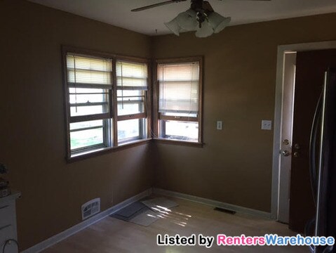 Foto del edificio - 2327 17th Ave NW