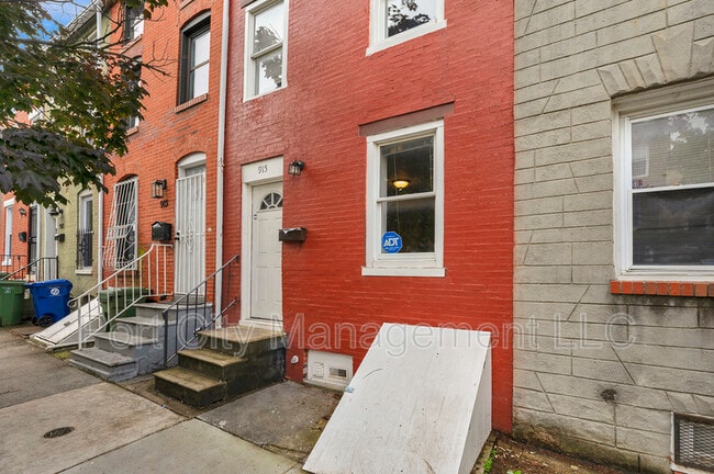Building Photo - 915 W Lombard St