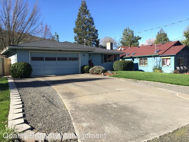 Building Photo - 1724 Lithia Way
