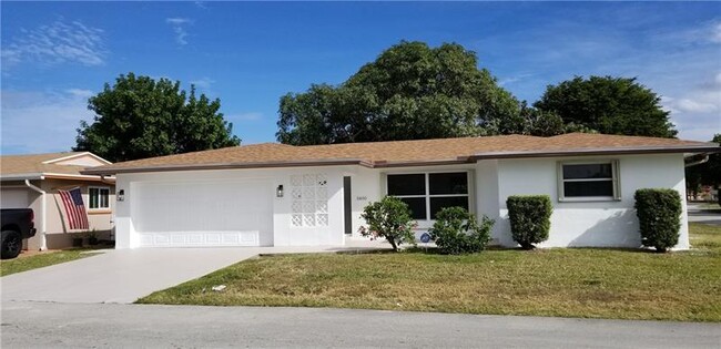 Building Photo - 5800 NW 73rd Ave