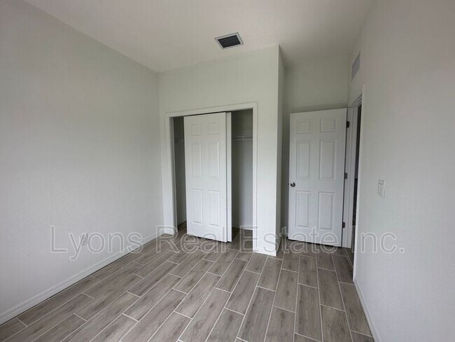 Building Photo - 9121 Waldrep St