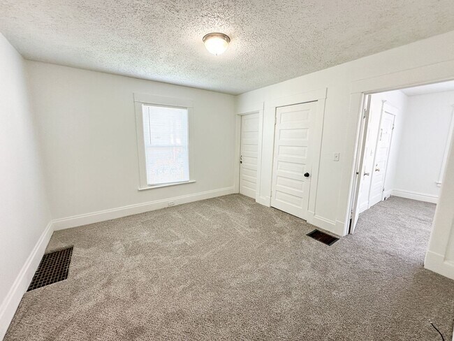 Foto del edificio - 748-750 Hogan SW