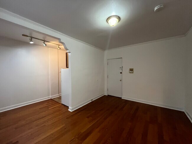 Foto del edificio - 4060 N Kenmore Ave