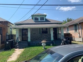 Building Photo - 3012 Delachaise St
