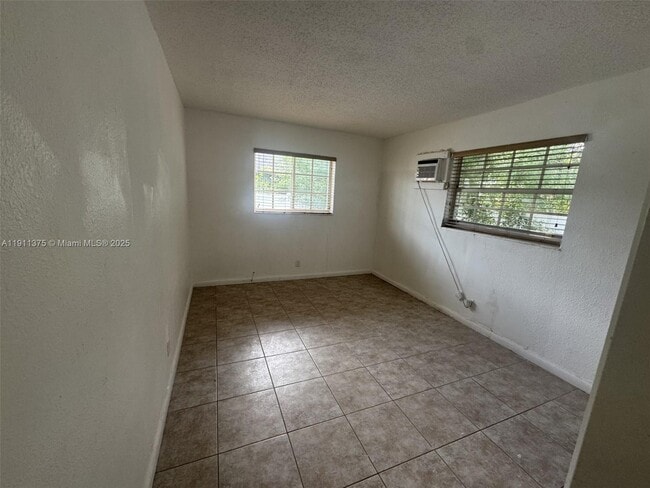 Foto del edificio - 923 SE 2nd Ave