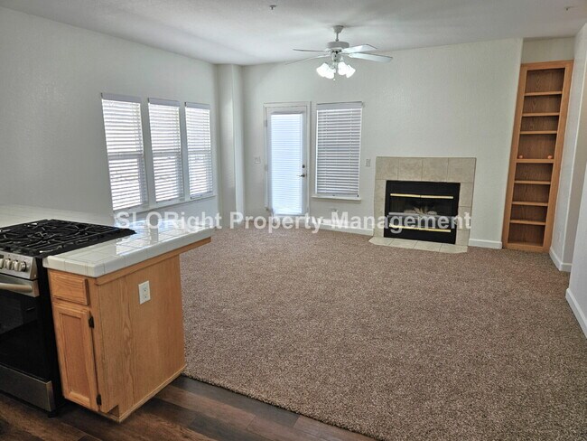 Foto del edificio - AVAILABLE AUGUST - Spacious 3 Bed / 2.5 Bath Templeton Condo