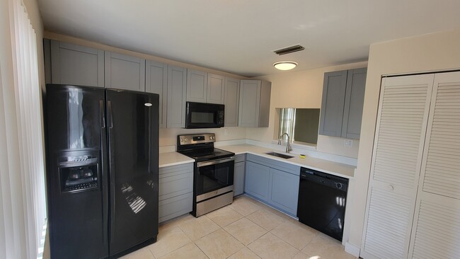 Kitchen - 11443 Royal Palm Blvd