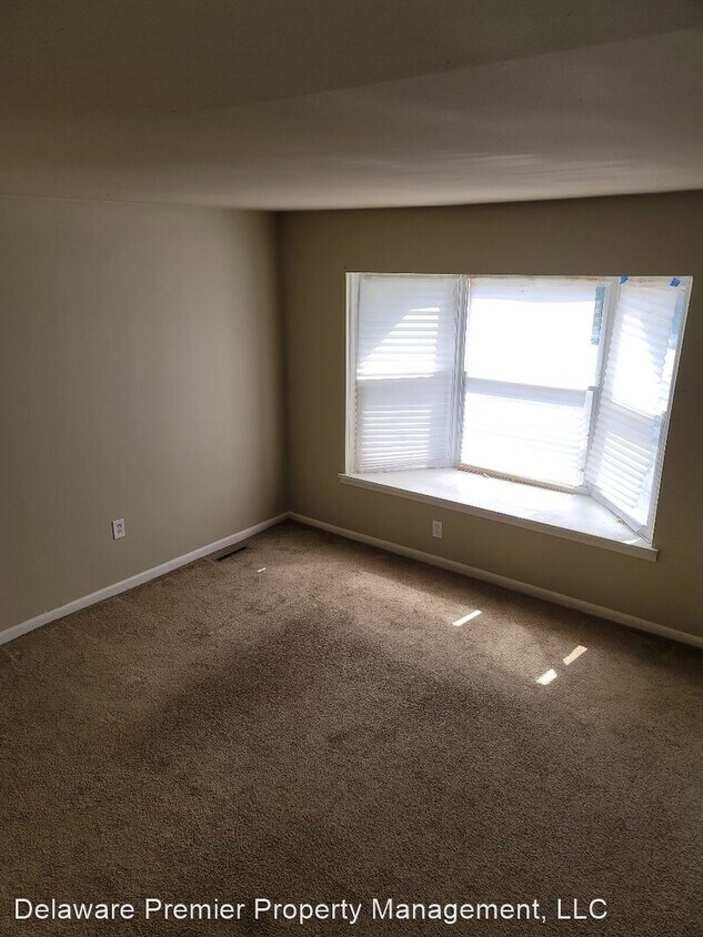 Foto principal - 3 br, 1 bath House - 111 Elliot Street
