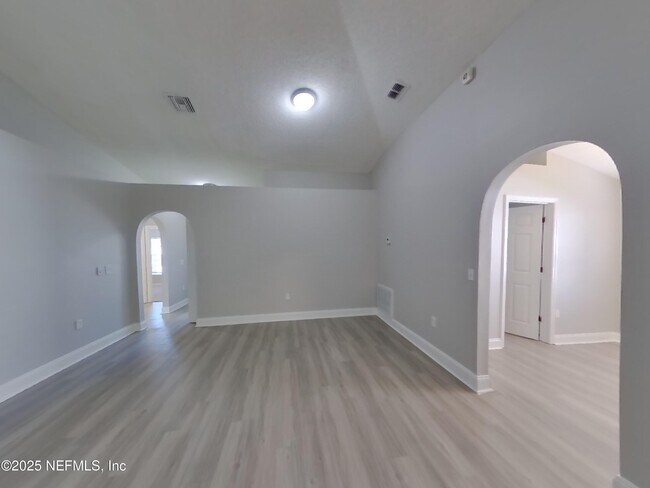 Foto del edificio - 1656 Dartmouth Dr