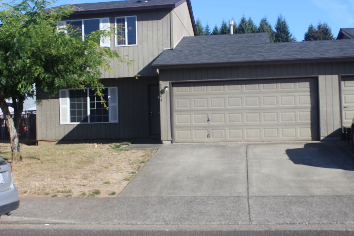 Foto principal - 3 Bedroom home in Scappoose