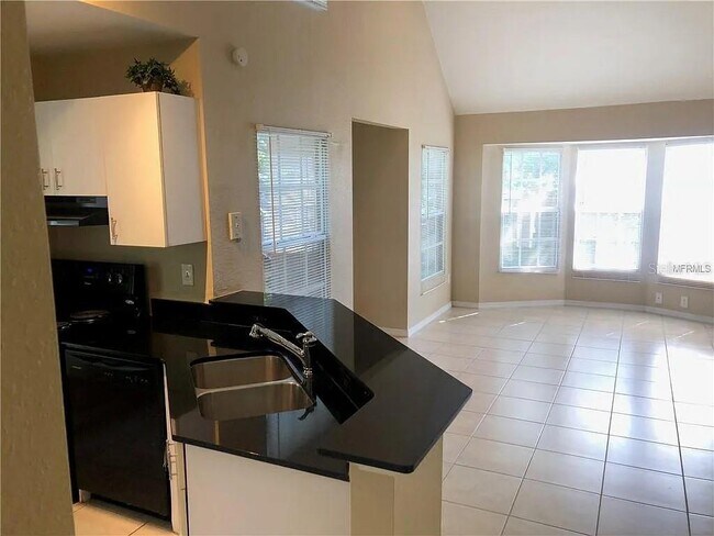Foto del edificio - 6308 Raleigh St