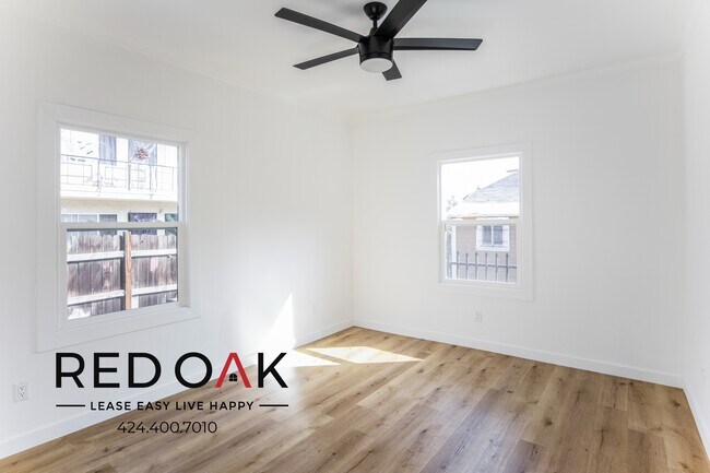 Building Photo - Gorgeous Completely Remodeled Bright and S...