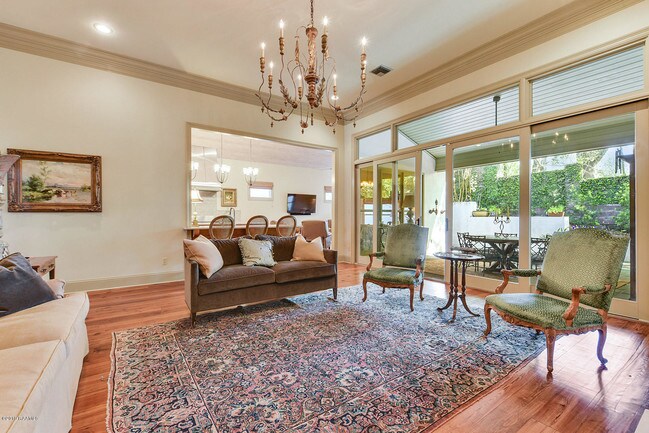 Foto del edificio - 222 Hidden Grove Pl