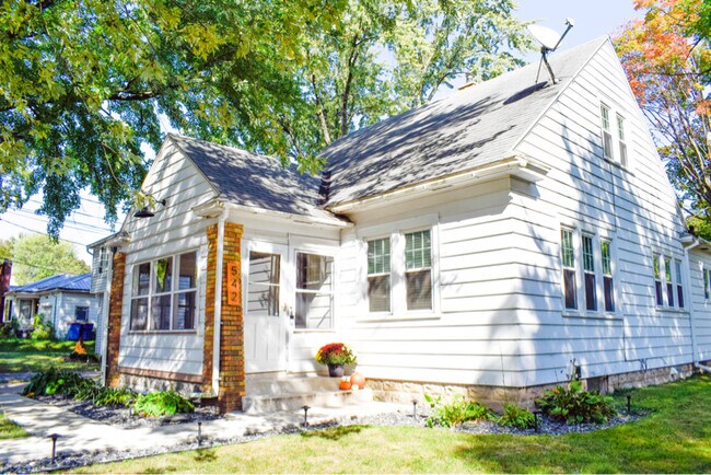 Foto del edificio - 542 Fairfield Ave NW