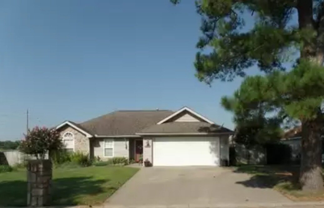 1678 Andrew Ct, Siloam Springs, AR 72761 House for Rent in Siloam