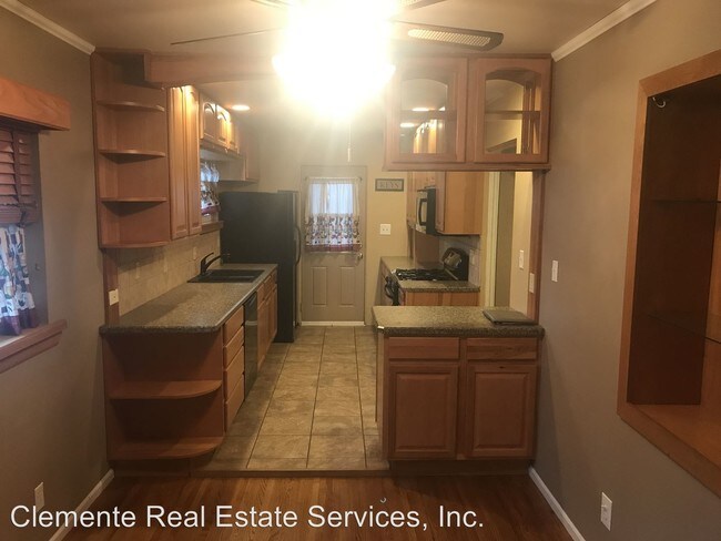 Building Photo - 1417 Eagle View Dr