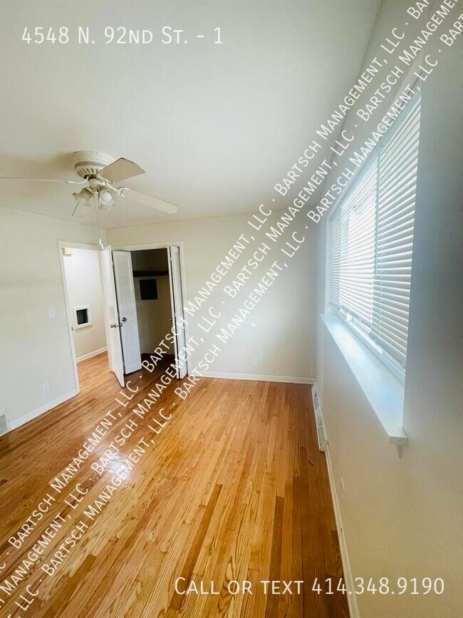 Foto del edificio - 4548 N. 92nd St.-1