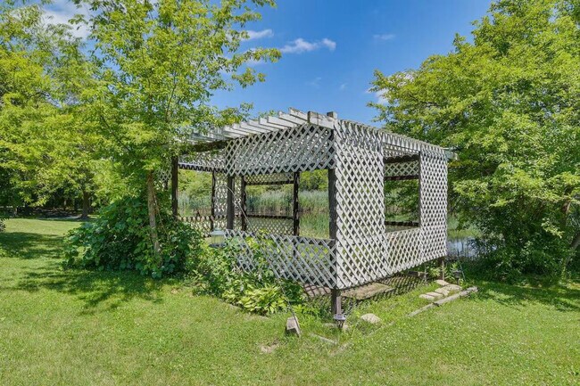 Foto del edificio - 7 Creekside Ln