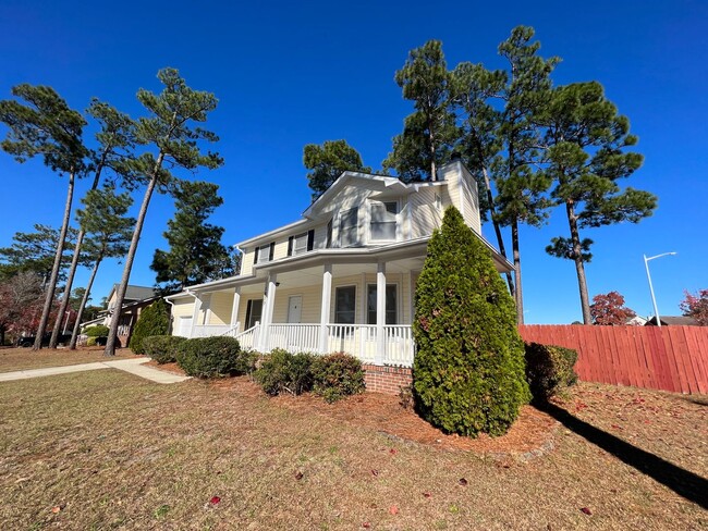 Building Photo - 1939 Daphne Cir