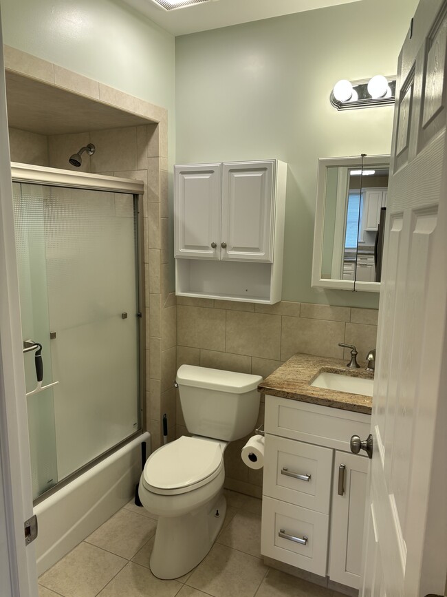 Building Photo - 398 Franklin Ave