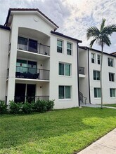 Building Photo - 1122 Villa Cir