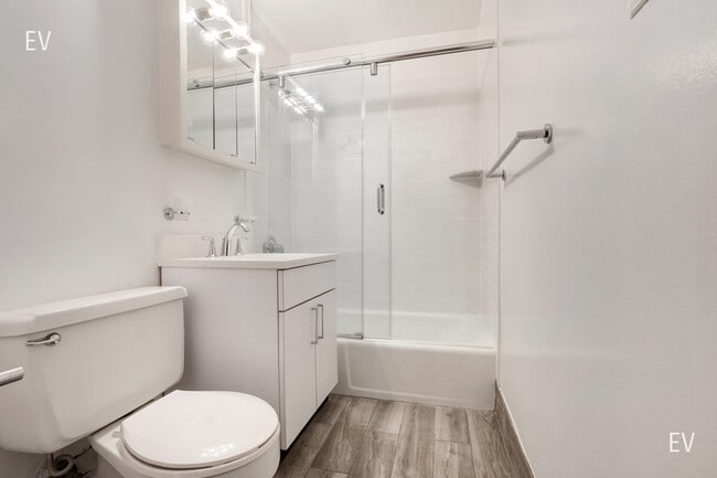 Foto del edificio - 235 W 22nd St