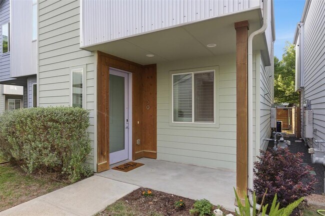 Foto del edificio - 801 N Bluff Dr