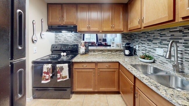 Building Photo - Serenity Lane