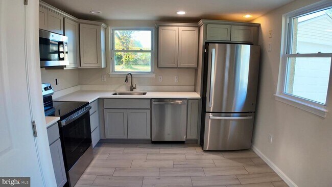 Foto del edificio - 718 Erlen Rd