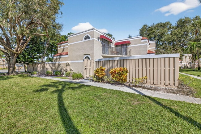 Building Photo - 4310 Village Dr