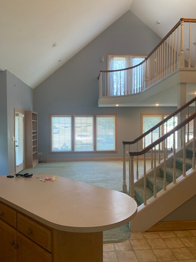 Building Photo - 8660 Brookfield Dr