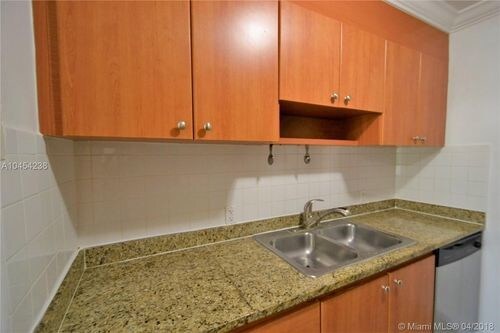 Foto del edificio - 7925 Hawthorne Ave