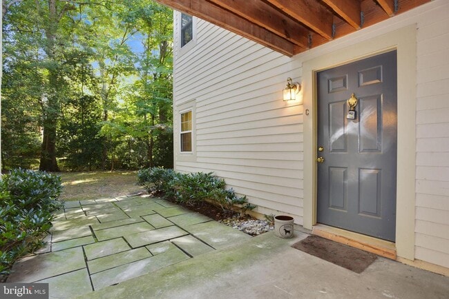 Building Photo - 2229 Lovedale Ln