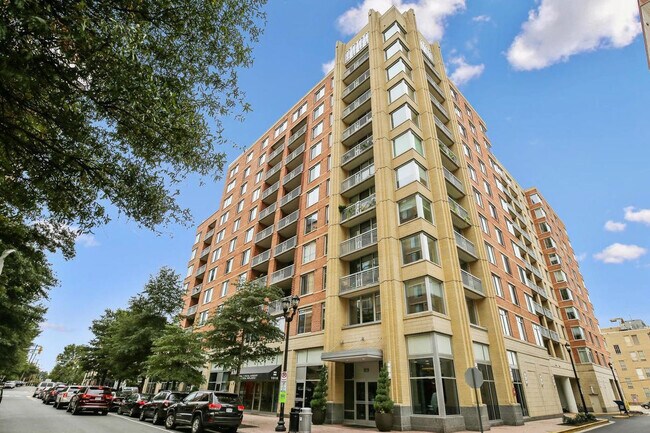 Building Photo - 1020 N Highland St