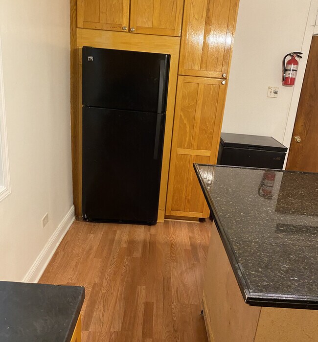 Foto del edificio - 8324 S Baker Ave