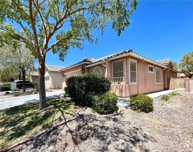 Building Photo - 10546 Big Mill Dr