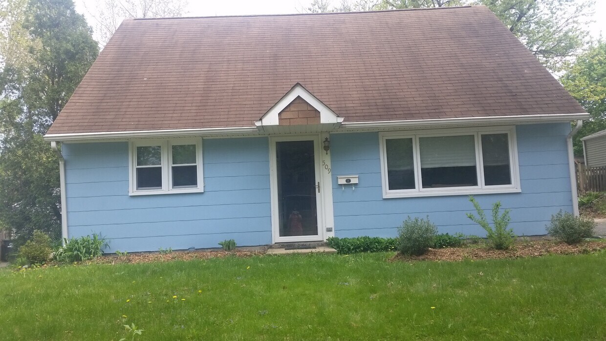 Building Photo - 509 Reeves Dr