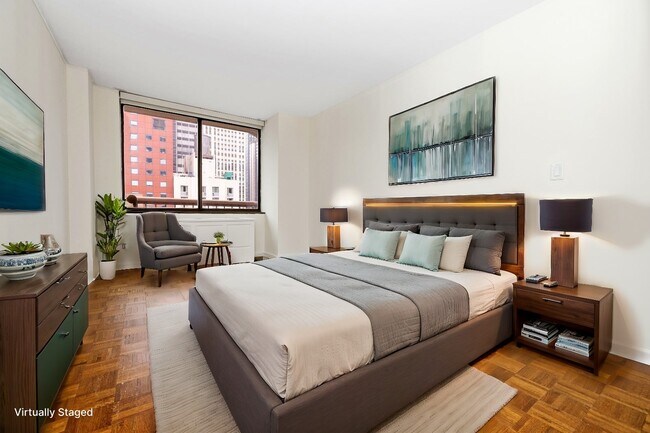 Foto del edificio - 245 E 44th St