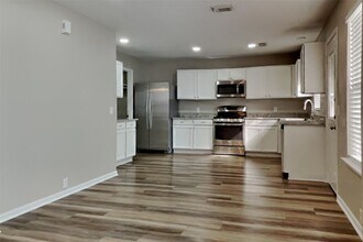 Building Photo - 18318 Atasca Wds Trce