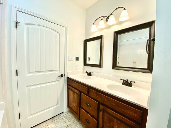 Foto del edificio - 771 Wesley Ave