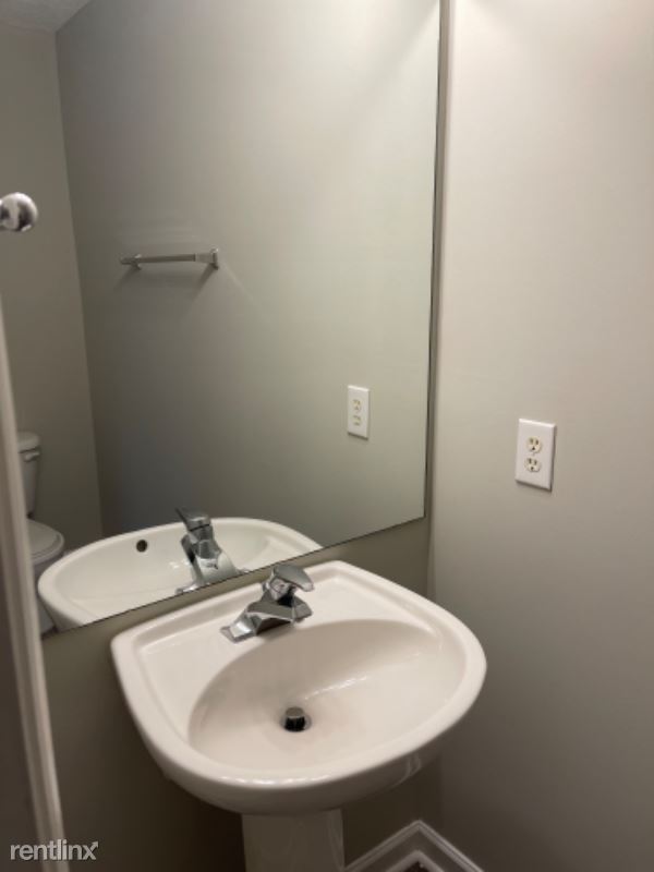 Building Photo - 3 br, 3 bath Townhome - 27 Sidney Marie Ct