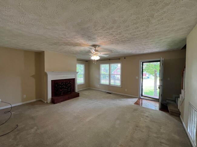 Building Photo - Smyrna Brick 4 bedrooms Available Now! Pri...