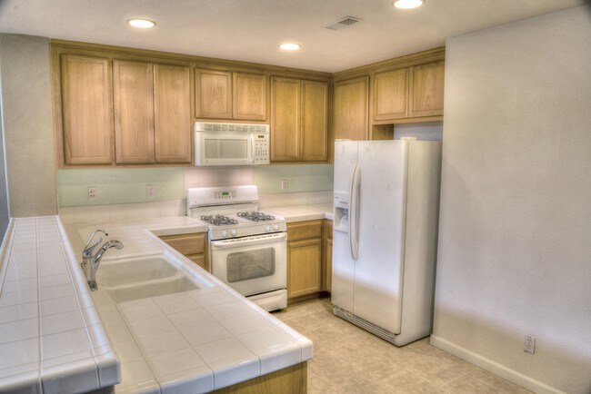 Building Photo - 2258 Winepol Loop