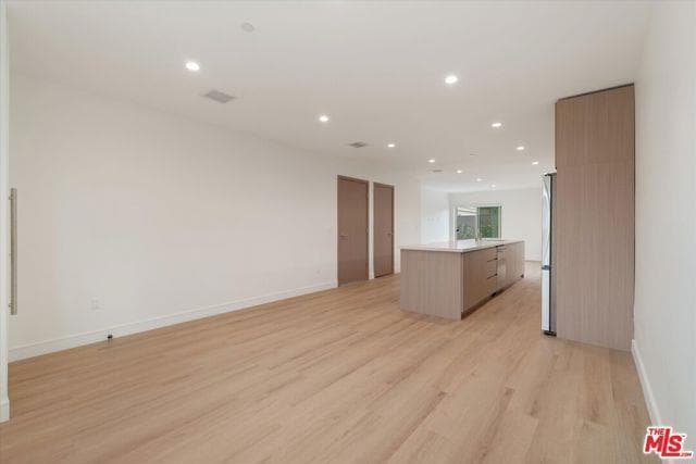 Building Photo - 5530 Sunnyslope Ave